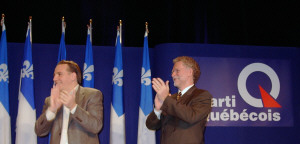 François Legault et Roger Bertrand soulignant l'arrivée de Bernard Landry à la plénière thématique sur la santé